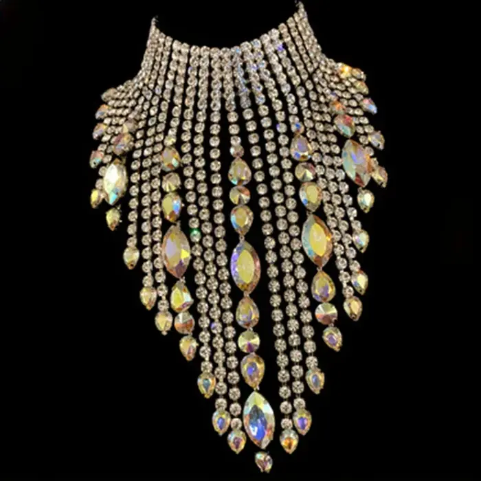 Collier goutte d'eau Su à Long débit atmosphérique exagéré