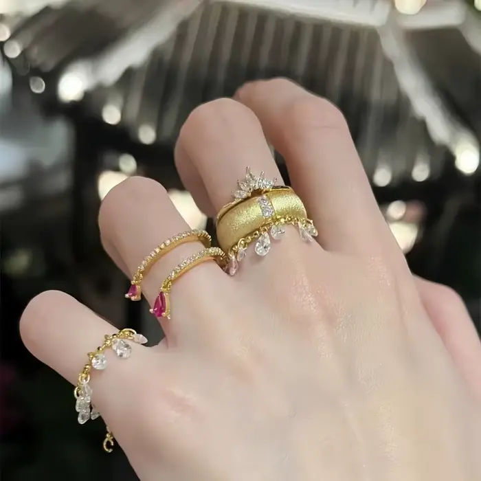 Bague double couche en diamant incrusté, motif goutte d'eau étincelante, avec pampille et entièremen