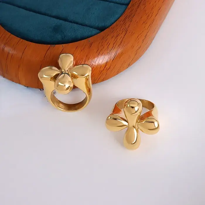 Bague en alliage de zinc avec forme géométrique pour femmes, design vintage et moderne, bijou de fête et tenue élégante, cadeau idéal pour les occasions spéciales