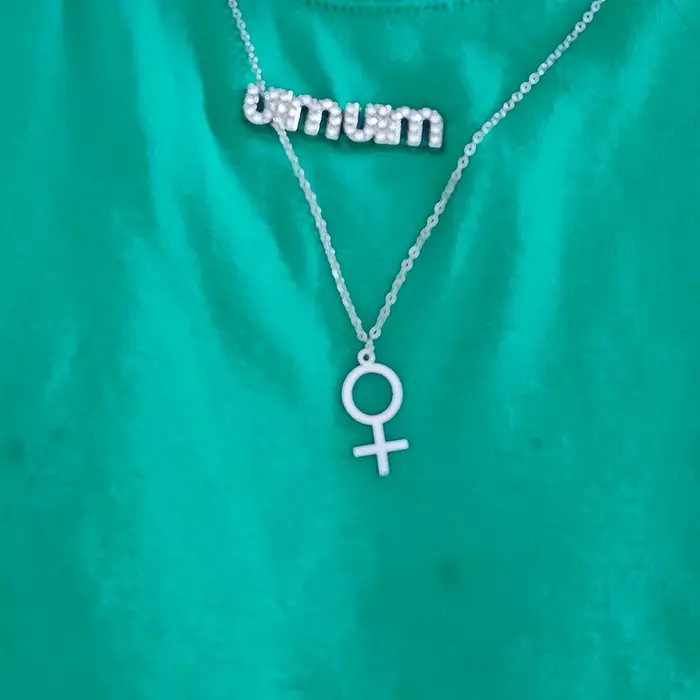 Collier Symbole Vénus Tendance pour Femme, Cadeau Féministe, Bijou Pendentif Féminin