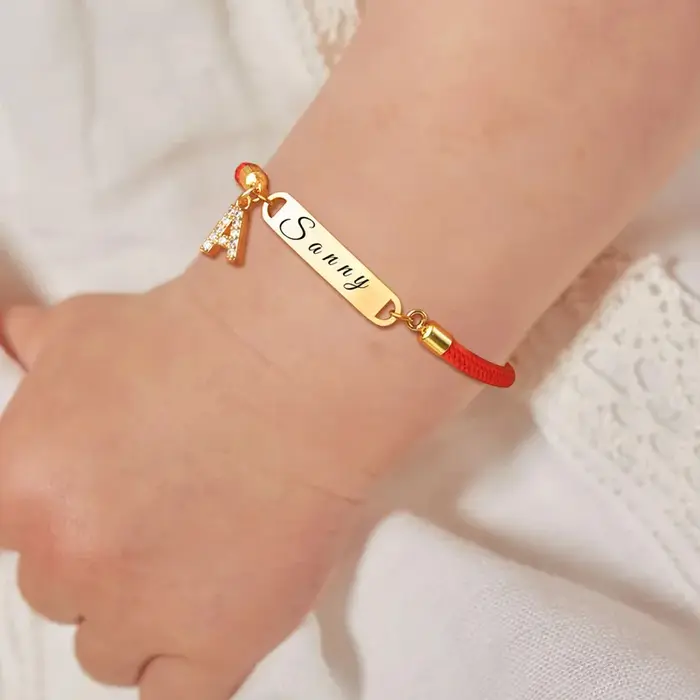 Bracelet personnalisé réglable avec lettre initiale et nom pour petite fille et garçon