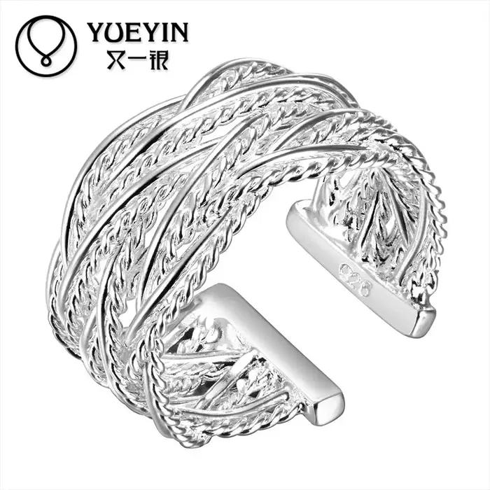 Bague argentée pour amoureux