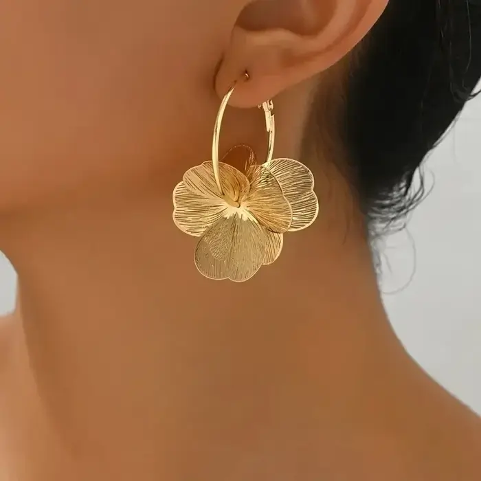 Boucles d'oreilles en forme de fleur creuse Double couche dorée pour femmes
