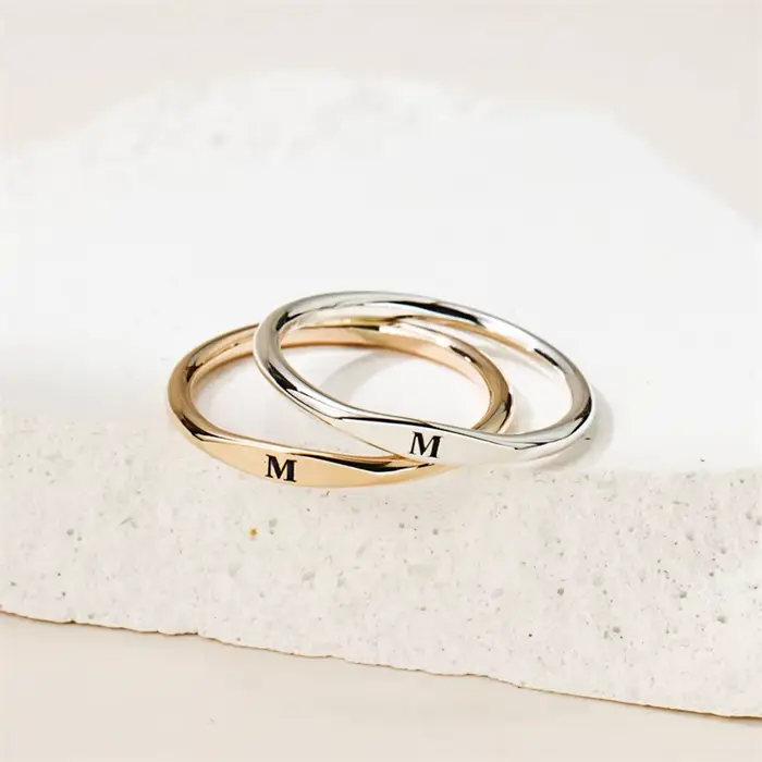 Bague initiale personnalisée en argent 925 avec or 14 carats rempli pour femmes, bijou classique pour occasions spéciales et cadeaux personnalisés