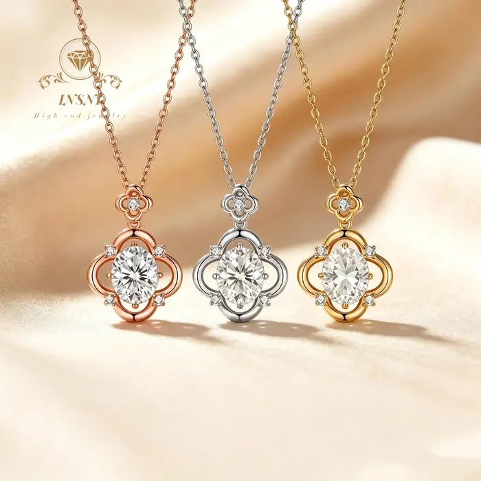 Collier trèfle en argent S925 avec moissanite ovale 3 carats