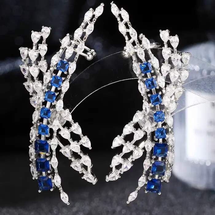 GODKI célèbre marque lobe d'oreille boucle d'oreille à la mode cubique Zircon indien or boucles d'or
