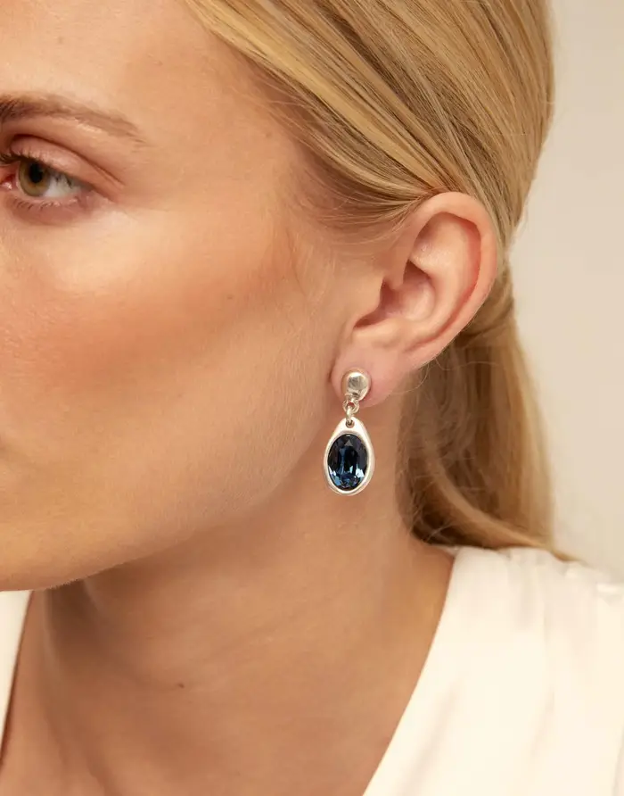 Boucles d'oreilles ovales en saphir de mer profonde