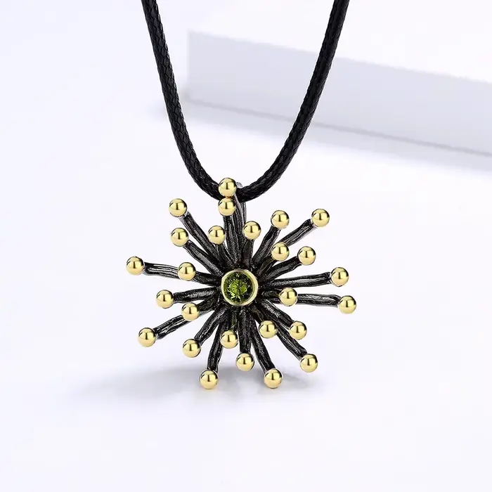 Collier bicolore style ethnique bohème pour femme pendentif coeur fleur noir or occasion spéciale voyage artiste