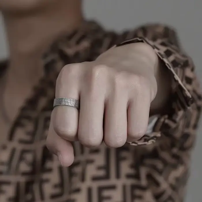Bague à ligne géométrique pour hommes
