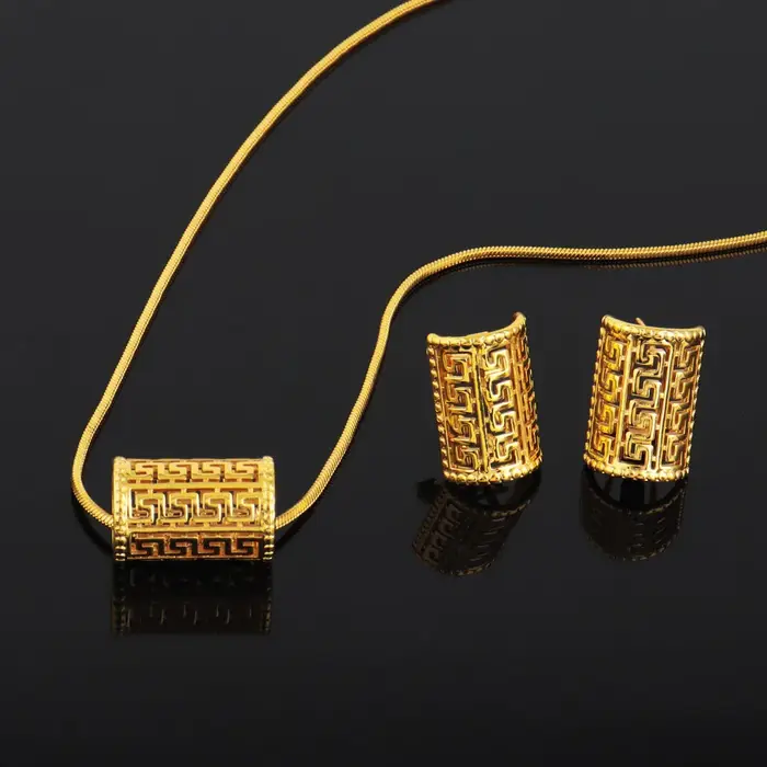 Ensemble de boucles d'oreilles et collier pour femmes