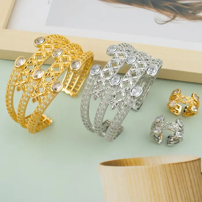 Bracelets de luxe avec anneaux