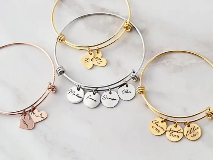 Bracelet à breloques réglable personnalisé avec 1 à 3 noms