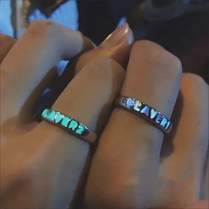 Bague lumineuse en forme de cœur d'amour bleu pour femmes et hommes