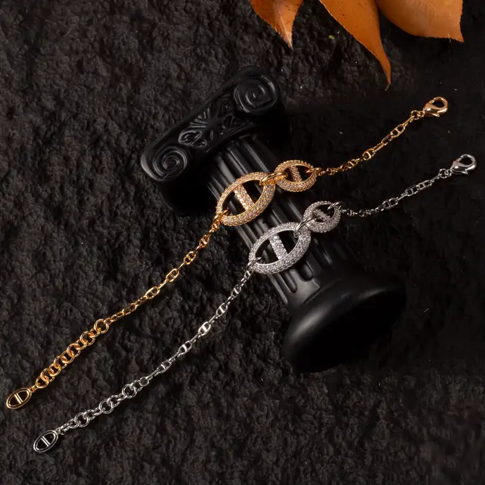 Bracelet à brins couleur or pour femme, feuilles de bijoux tendance, cadeau d'anniversaire pour mère, amies, occasions spéciales