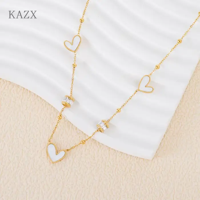 Collier Minimaliste KAZX en Cristal Cœur Rectangulaire Plaqué Or Anti-Décoloration Élégant pour Femme