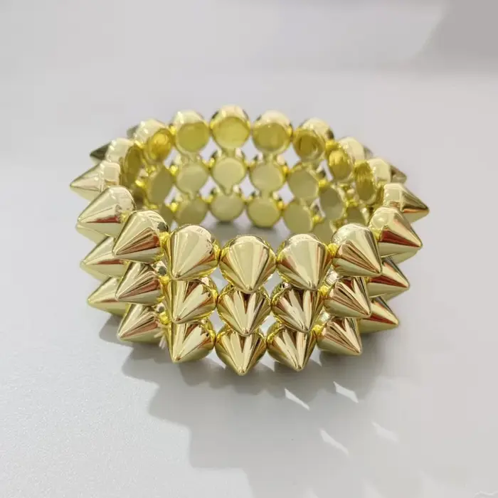 Bracelet Y2K Punk à triple rangée de clous