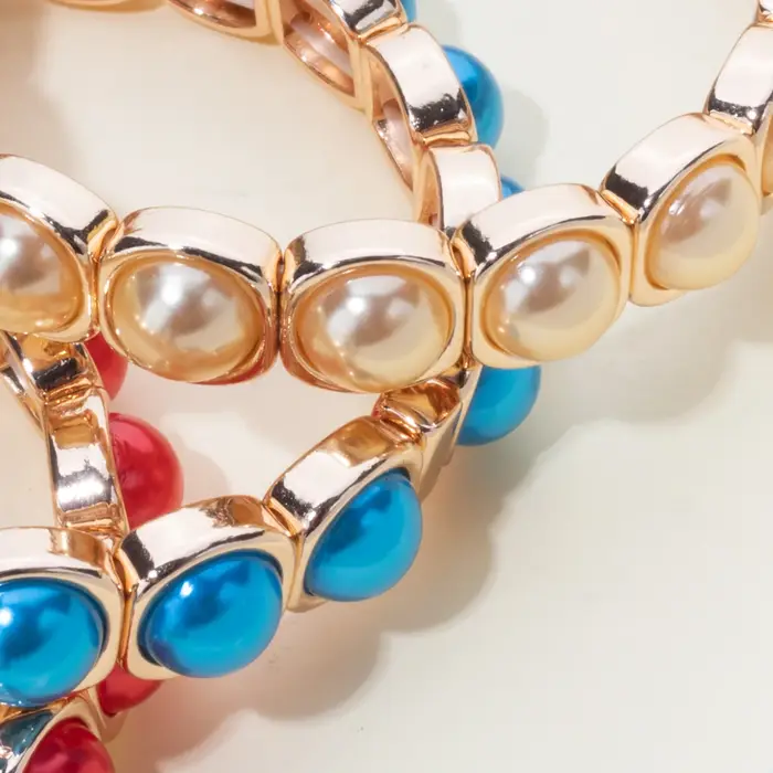 Bracelet de document en or pour femme perles colorées incrustées bracelets élastiques perlés accessoire à main nouveau 2024 occasions spéciales mode unique