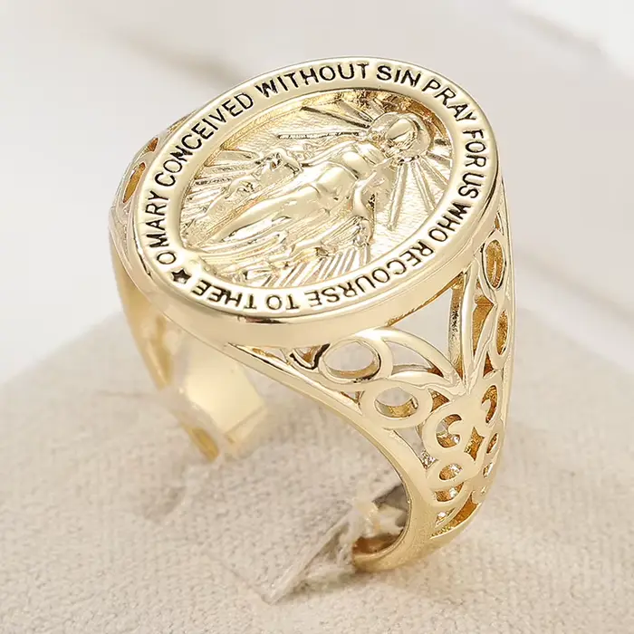 Bague vintage sculptée à la main pour femme, en métal doré, motif géométrique ajouré, pour usage quo