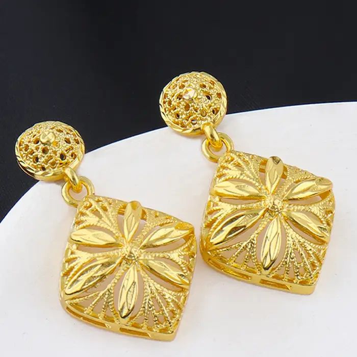 Ensemble de bijoux couleur or 24K