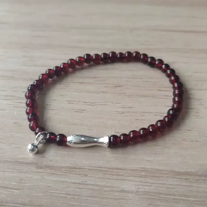Bracelets en perles d'agate rouge couleur argent avec breloque poisson pour femmes, bijoux fantaisie