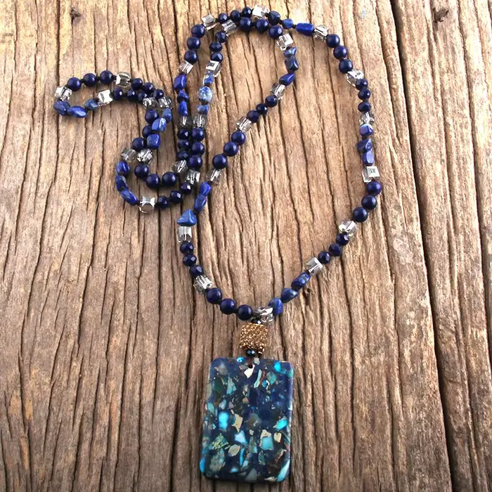 Collier Boho en cristal de charbon naturel de forme aléatoire