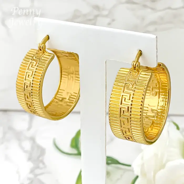 Ensemble de bijoux plaqués or 18 carats collier et boucles d'oreilles élégants pour mariage et occasions spéciales