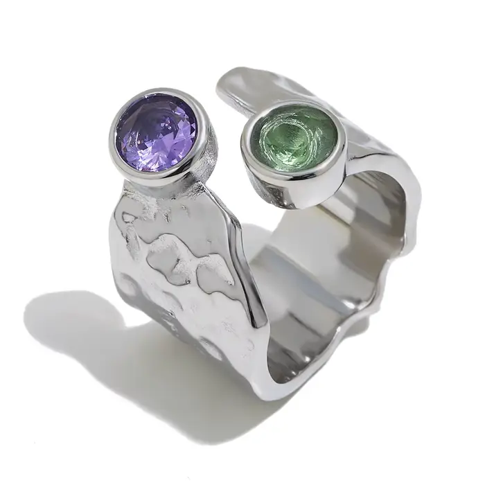 Bague pour femme Glossisland à motif martelé en acier inoxydable plaqué or 18 carats avec zircon, ca