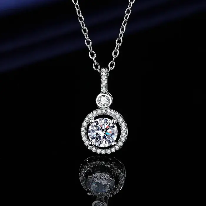 Collier pour femmes en argent sterling S925 avec diamant de laboratoire plaqué or blanc