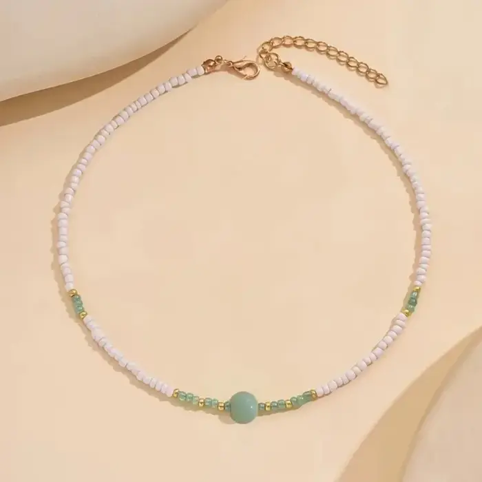 Collier élégant avec pendentif en perles fait à la main