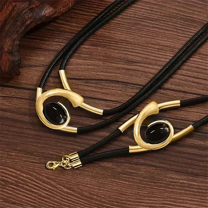 Ensemble de bijoux bohémiens pour femmes design en couches squelette bracelet et collier audacieux style punk pour soirées et événements formels