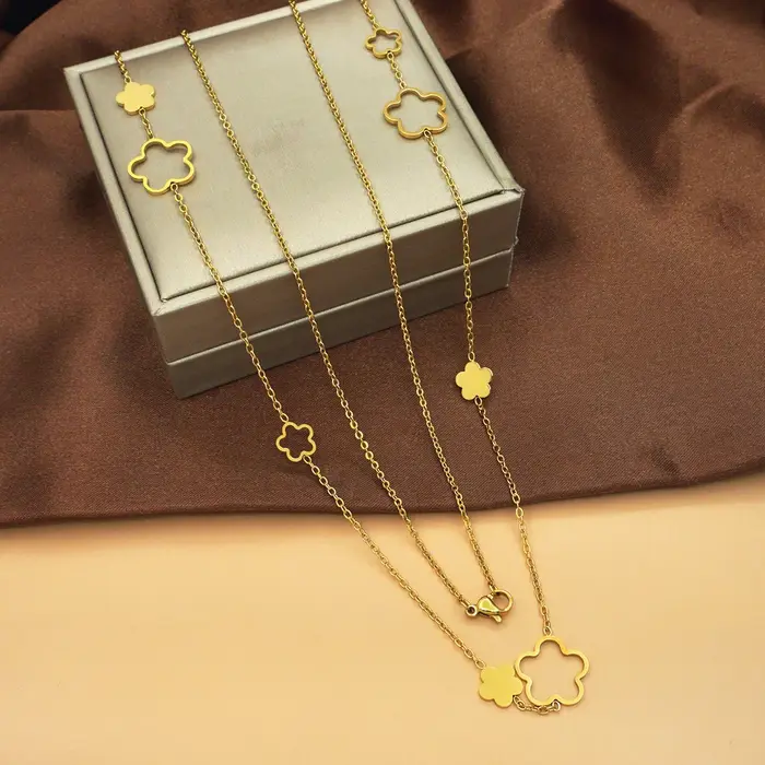 Collier long trèfle pour femme