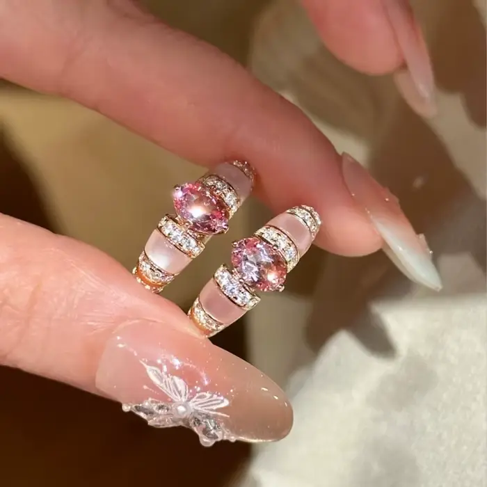 Bague en diamant rose naturel la plus vendue, avec saphir bleu marine et diamants. Accessoires de bijouterie élégants et à la mode pour femmes