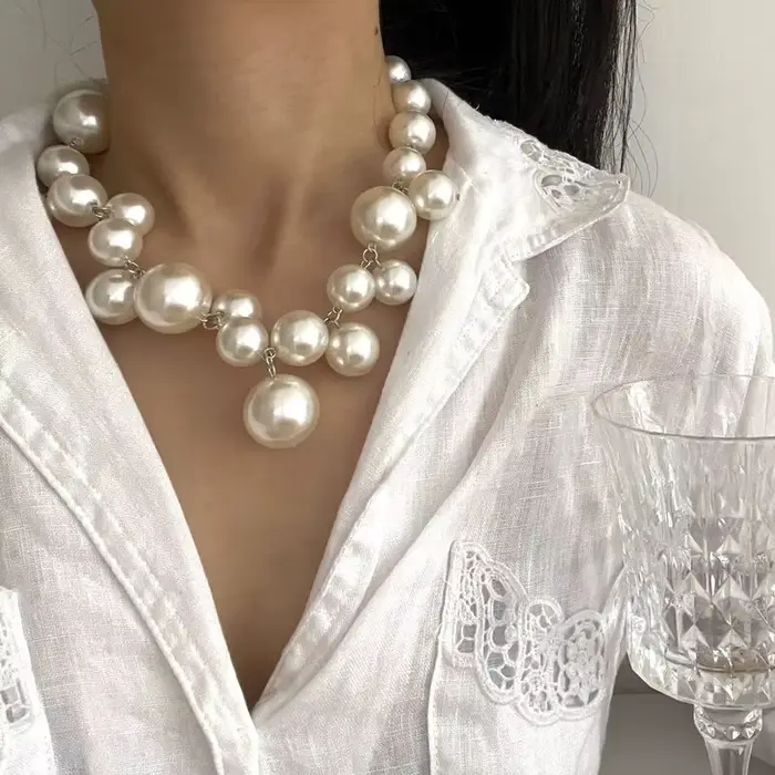 Collier en perle imitation élégant pour femme mariage anniversaire occasions spéciales collier ras du cou perle presque ronde or jaune clair