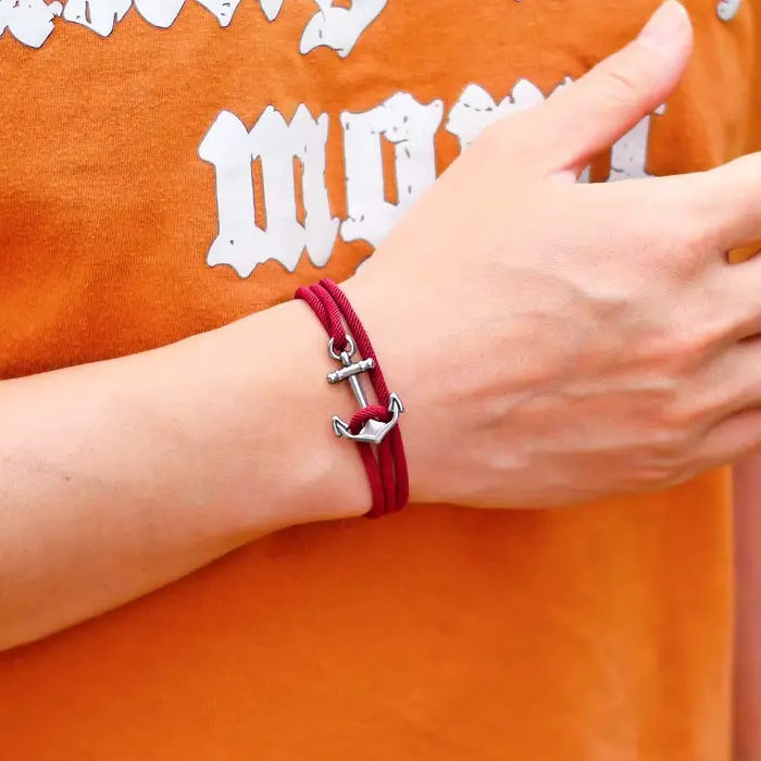 Bracelet en acier inoxydable minimaliste pour hommes ajustable design géométrique élégant pour occasions spéciales