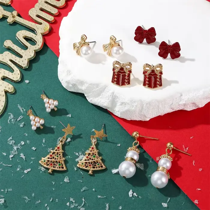 Nouvelles Boucles d'Oreilles de Noël Tendance pour Femmes, Adorables Motifs Bonhomme en Pain d'Épices, Zircon, Élan, Flocon de Neige, Sapin de Noël, Perle, Bijoux