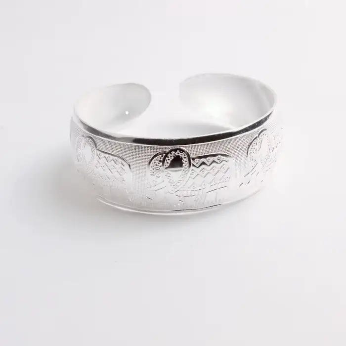 Bracelet tibétain plaqué argent pour femmes, style bohème, ethnique, en métal sculpté, fleurs, style gypsy, tribal, afghan, bijoux indiens