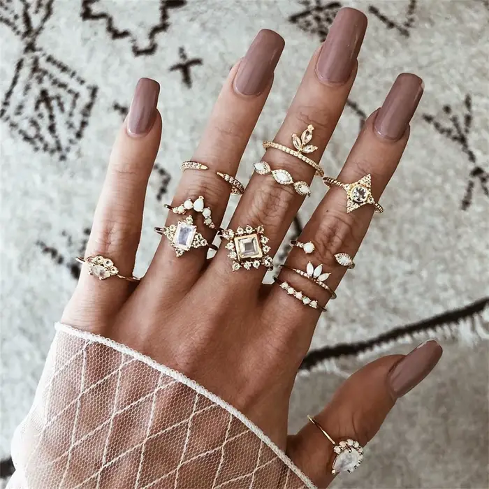 Ensemble de bagues rétro en or avec couronne et gemmes pour femme – Design géométrique élégant et po