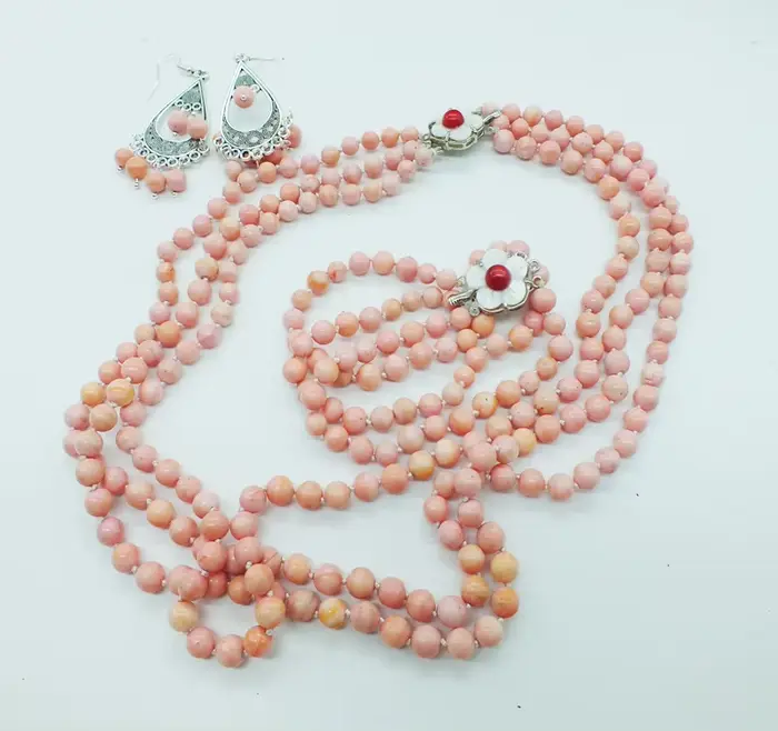 Livraison gratuite! Collier Campanrose naturel classique. Bracelet. Boucles d'oreilles à clous