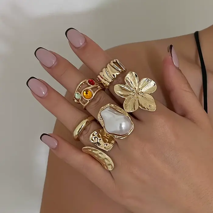 Ingemark 2025 bague baroque Imitation perle pour femmes bagues ouvertes élégantes avec accessoires de bijoux de conception de fleur en métal exagéré