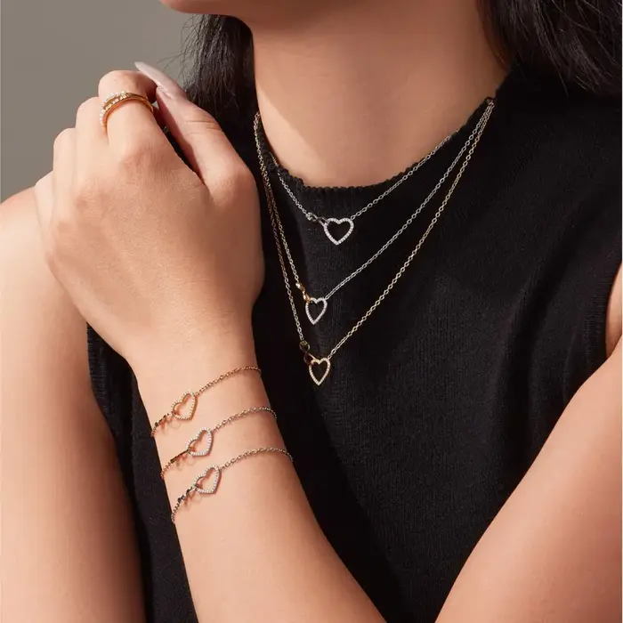 Pendentif infini et cœur pour toujours collier et bracelet en acier inoxydable plaqué or 18 carats pour femmes occasions spéciales浪漫永恒爱情项链吊坠配饰女性夏季慈禧太后 Necklace