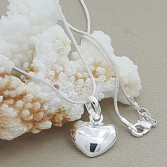 Collier coeur solide en argent regardé 925 pour femme