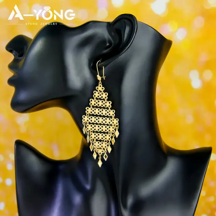 Boucles d'oreilles longues pendantes élégantes de dubaï