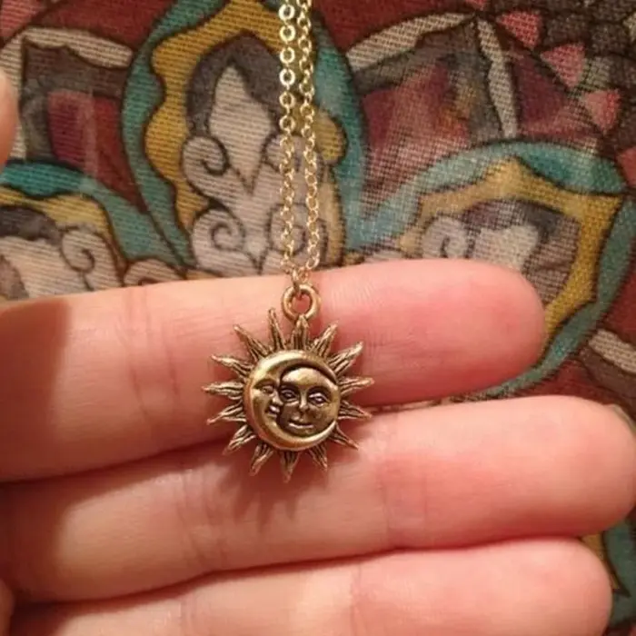 Collier soleil et lune pour femmes
