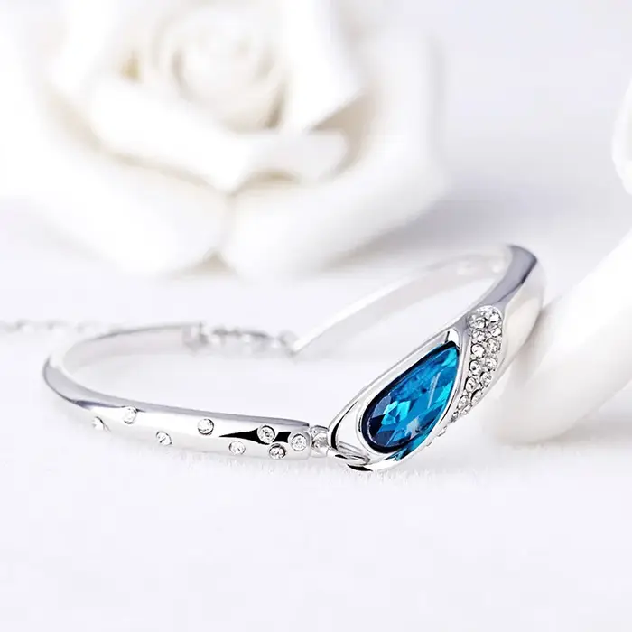 Bracelet en argent sterling serti de zircone bleue taillée en diamant pour homme et femme élégant à offrir pour les occasions spéciales