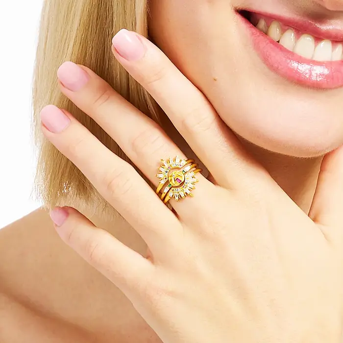 Bague plaquée or à vigne de soleil colorée