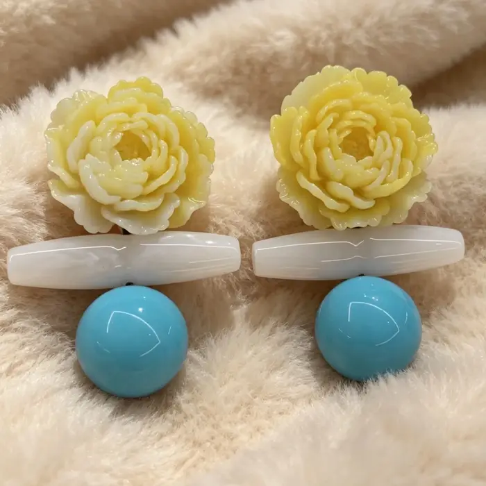 Boucles d'oreilles en acrylique motif pivoine fleurs jaunes dégradées billes bleues style rétro macarons colorés pour femmes occasions spéciales