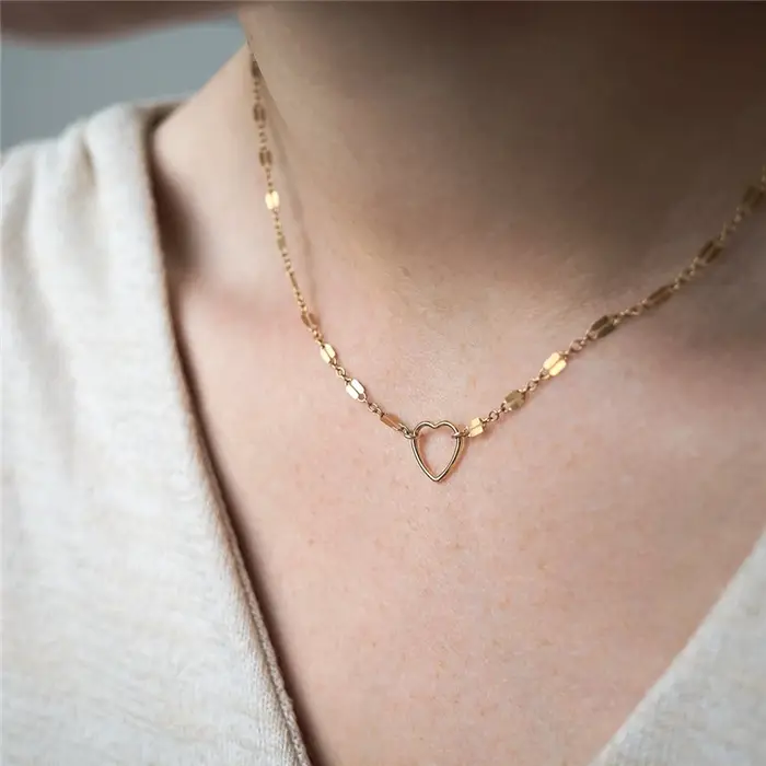 Collier ras du cou en or 14K pour femmes, pendentif en forme de cœur rempli, fait à la main, style B