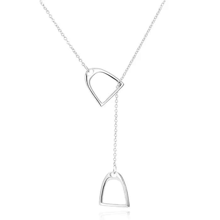 Collier de cheval en acier inoxydable pour femmes et filles avec double étrier de cheval design moderne et élégant pour cadeaux de Noël Saint Valentin Thanksgiving anniversaire et autres occasions spéciales