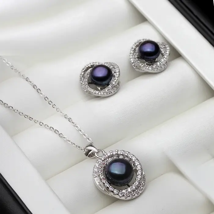 Ensemble collier et boucles d'oreilles en perles naturelles cultivées pour femmes