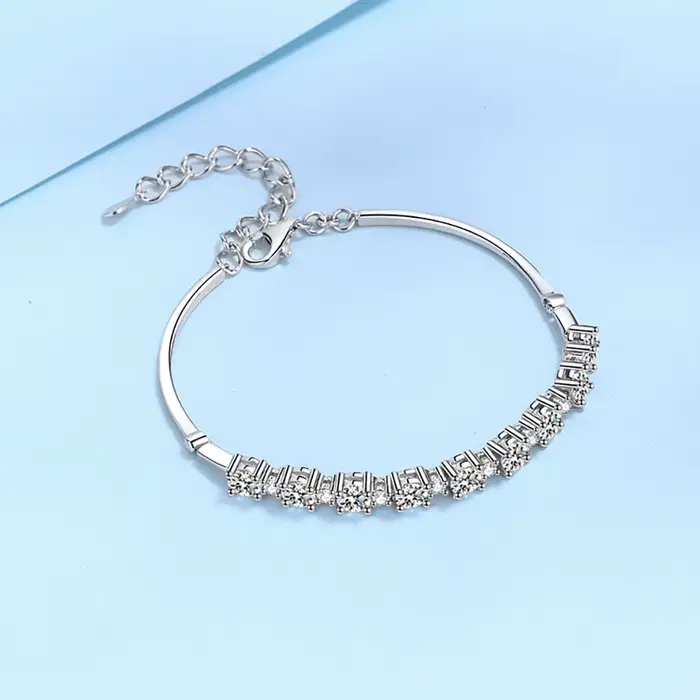 Bracelet Serenity 2,7 ct à 9 pierres entièrement en moissanite pour femme, cadeau en argent sterling 925, chaîne de main scintillante en diamant de laboratoire, bijoux fins